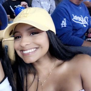 Meet your Posher, Laura